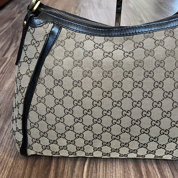 A150 - 💯 % authentic Gucci shoulder bag - Picture 5 of 16